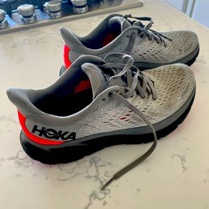 Hoka Clifton 8 women’s shoes